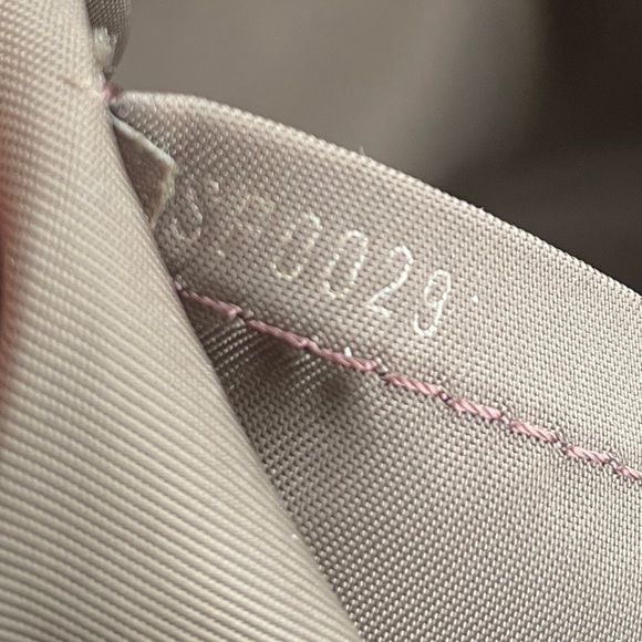 Vuitton Damier Geant Canvas Explorateur messenger bag - Picture 9 of 11